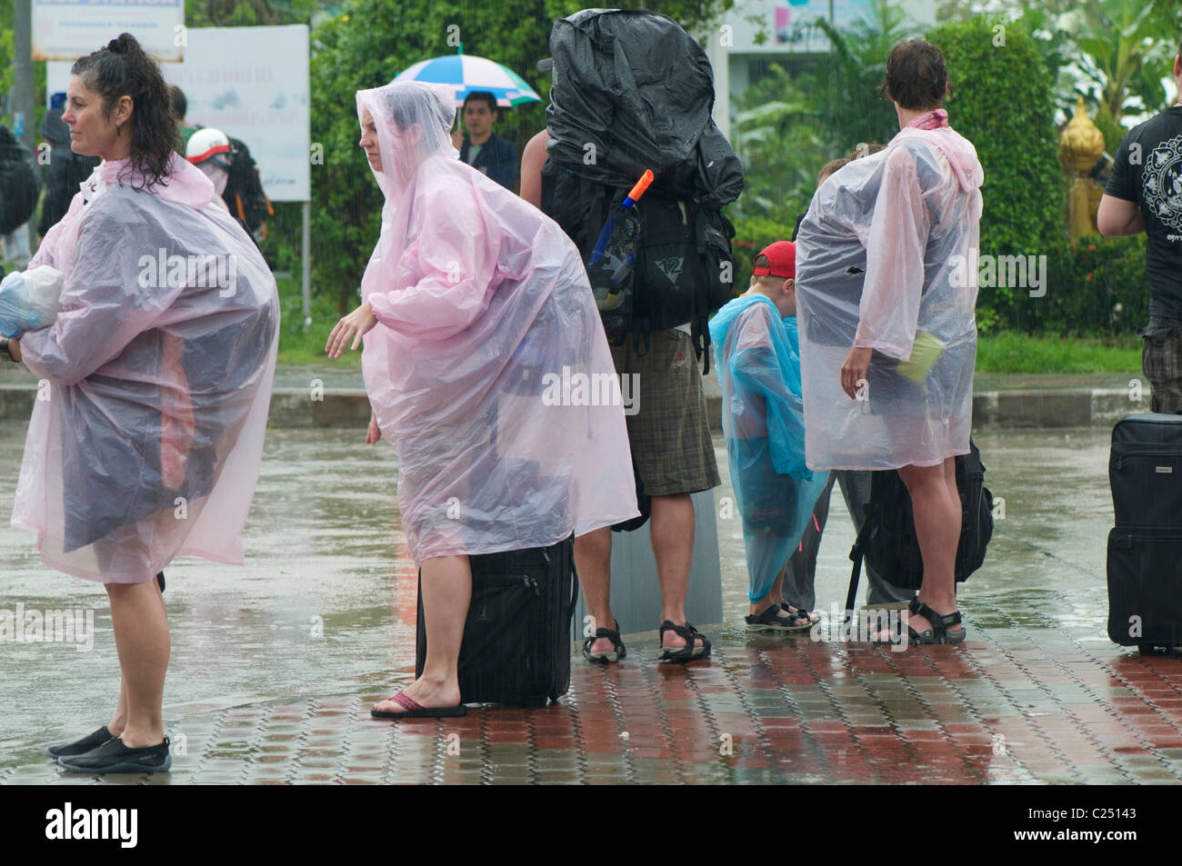 Touristen, die von Koh Phangan Sturm gestrandet Stockfoto