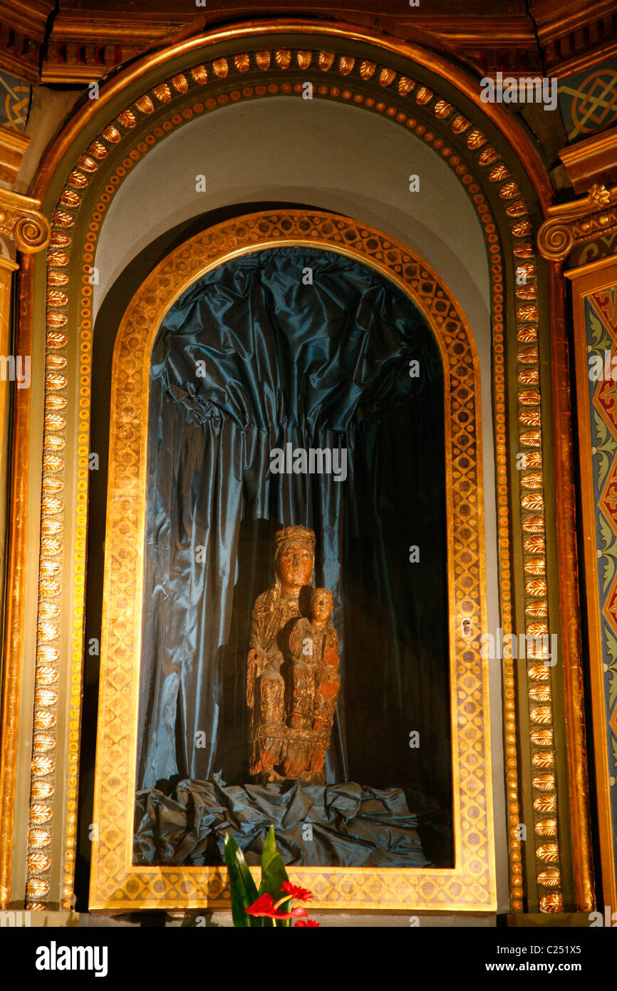 Die schwarze Madonna in der Kirche Notre-Dame de Romigier, Manosque, Provence, Frankreich. Stockfoto