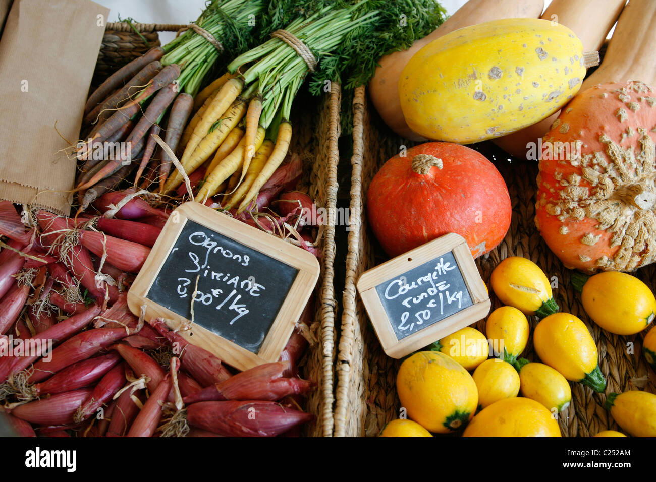 Markt in Arles, Provence, Frankreich. Stockfoto
