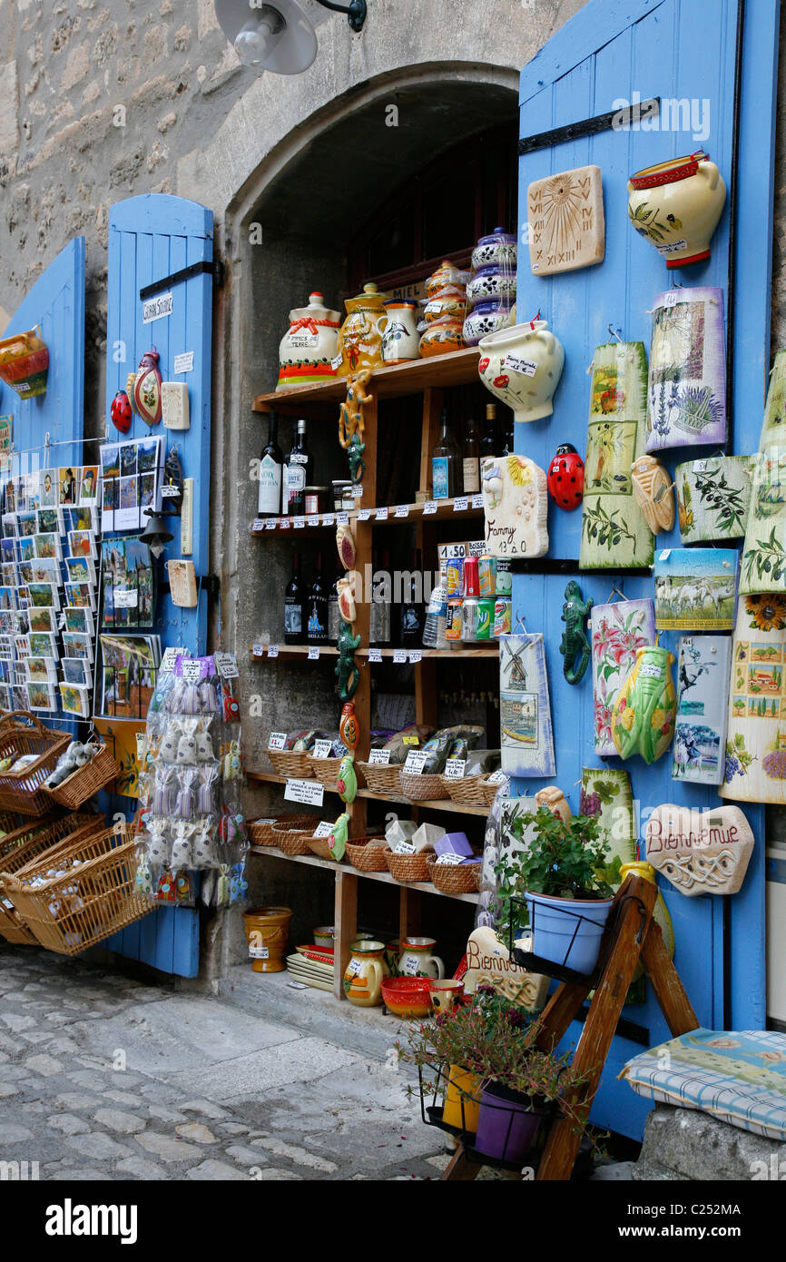 Souvenir-Shop in Les Baux de Provence, Bouches-du-Rhône, Provence, Frankreich. Stockfoto