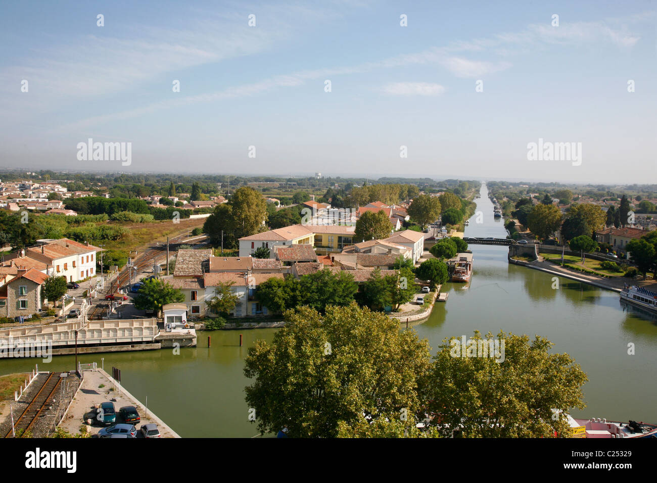 Blick von der Stadtmauer von Aigues Mortes, Provence, Frankreich. Stockfoto