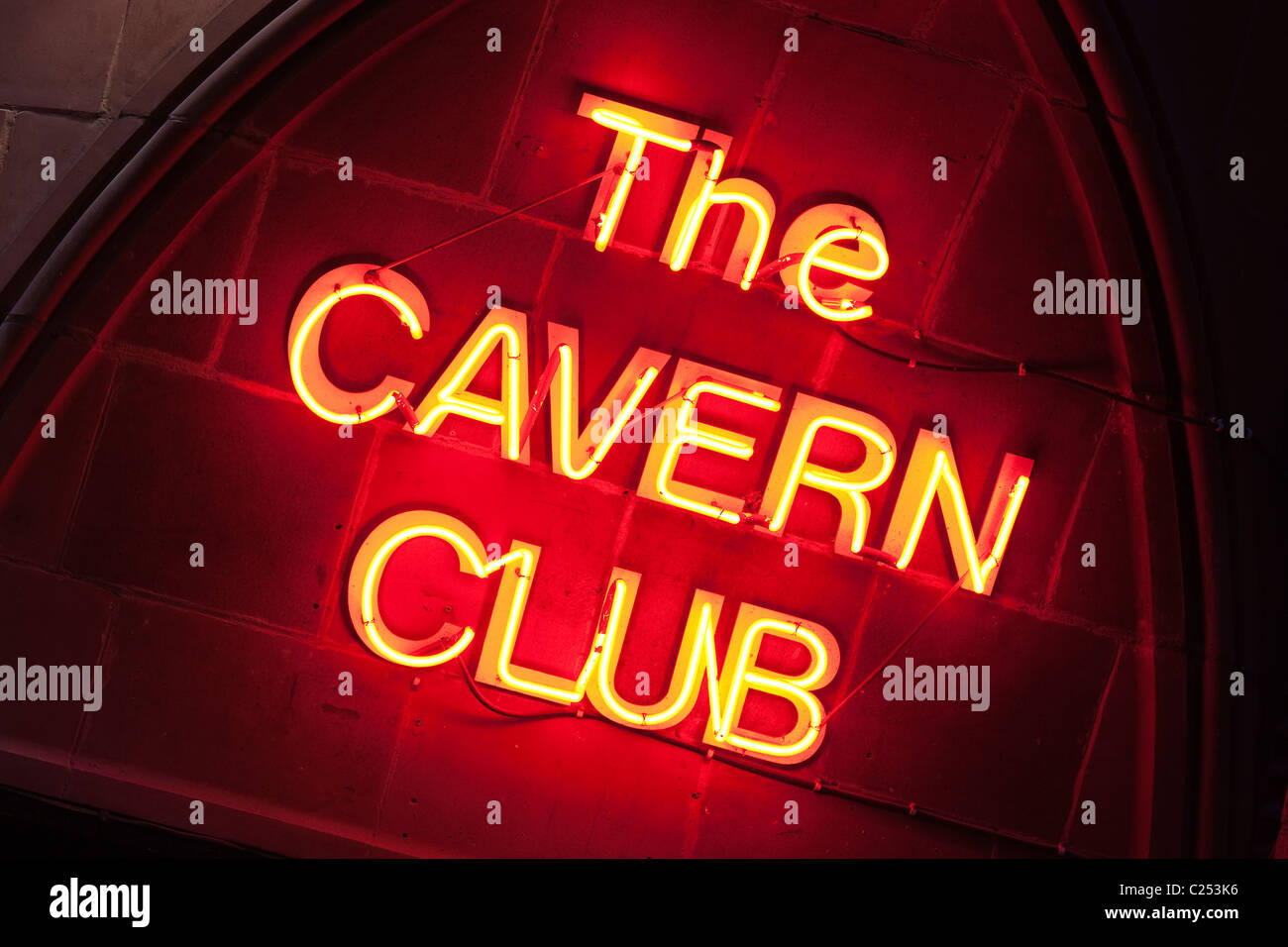 Melden Sie sich über dem Eingang zum berühmten Cavern Club, Liverpool Stockfoto