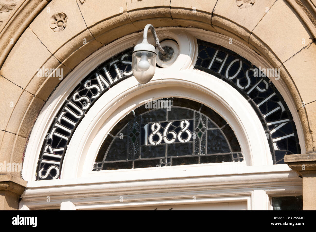 Eingang zum Klinikum Titus Salt in Saltaire, Yorkshire, Großbritannien Stockfoto