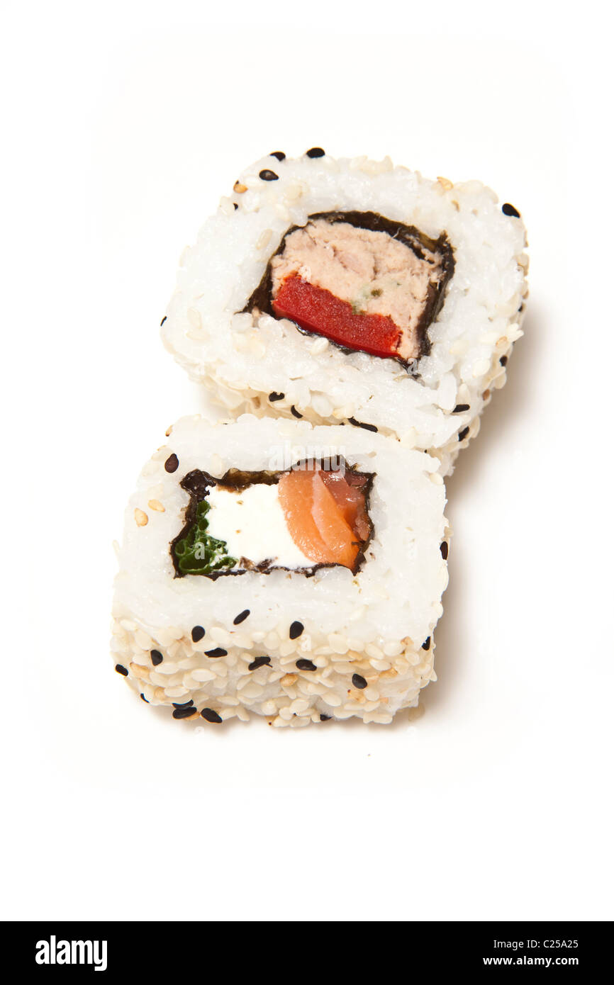 Geräucherter Lachs und Frischkäse kalifornischen roll Sushi. Stockfoto