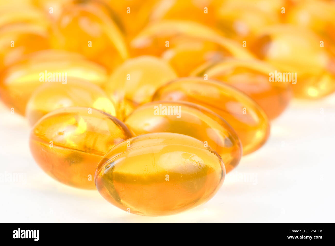 Transparente gold Fischöl Tabletten Nahaufnahme Stockfoto