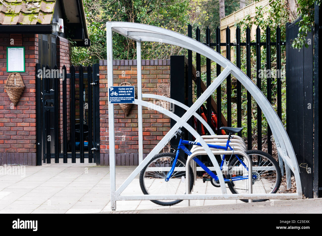 Zyklus-Rack Ravensbourne Bahnhof. Stockfoto