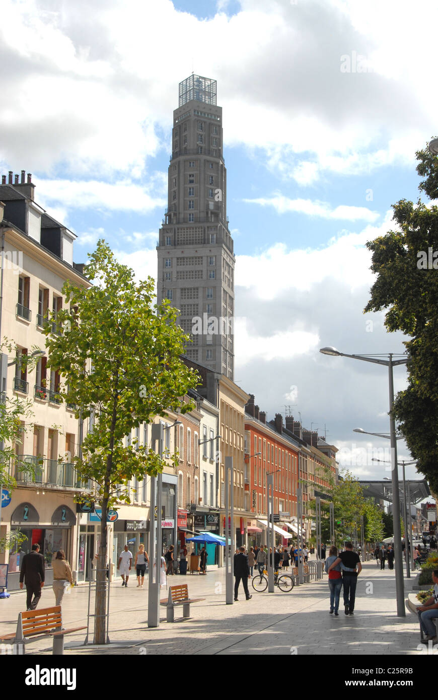 F/Picardie/Somme/Amiens: die Wolkenkratzer Tour Perret als Wahrzeichen des WWI Umbauten von Perret-Frères errichtet. Stockfoto