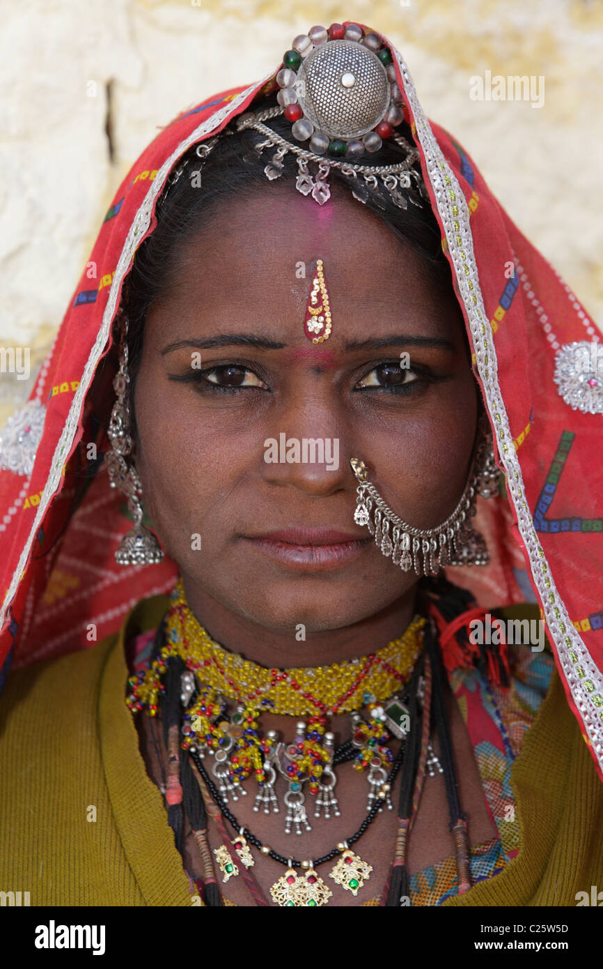 Porträt einer indischen Frau in traditioneller Kleidung, Indien Stockfoto