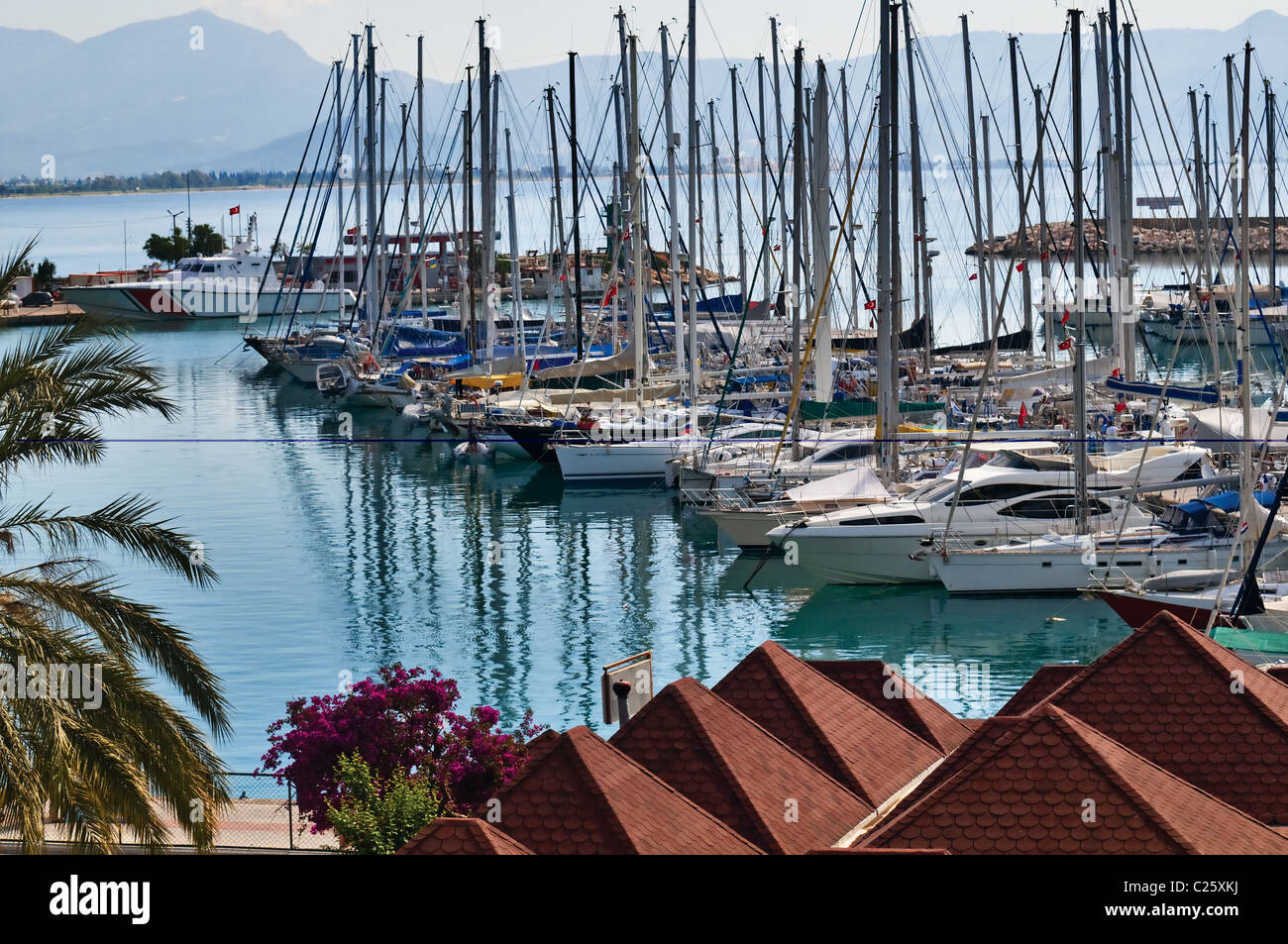 Hafen Sie am Mittelmeer mit Yachten. Stockfoto