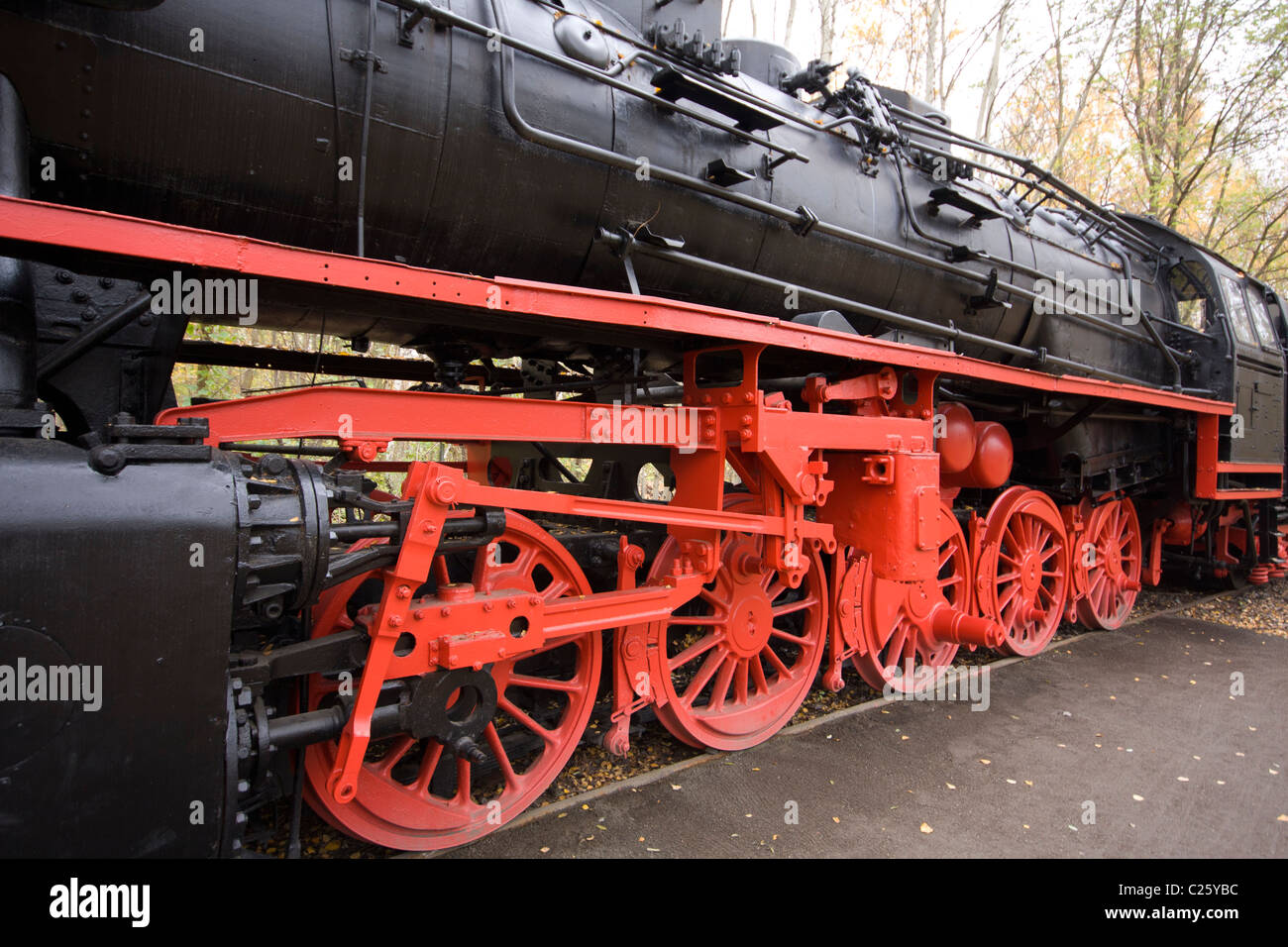 Zug Dampflok in rot und schwarz Stockfoto
