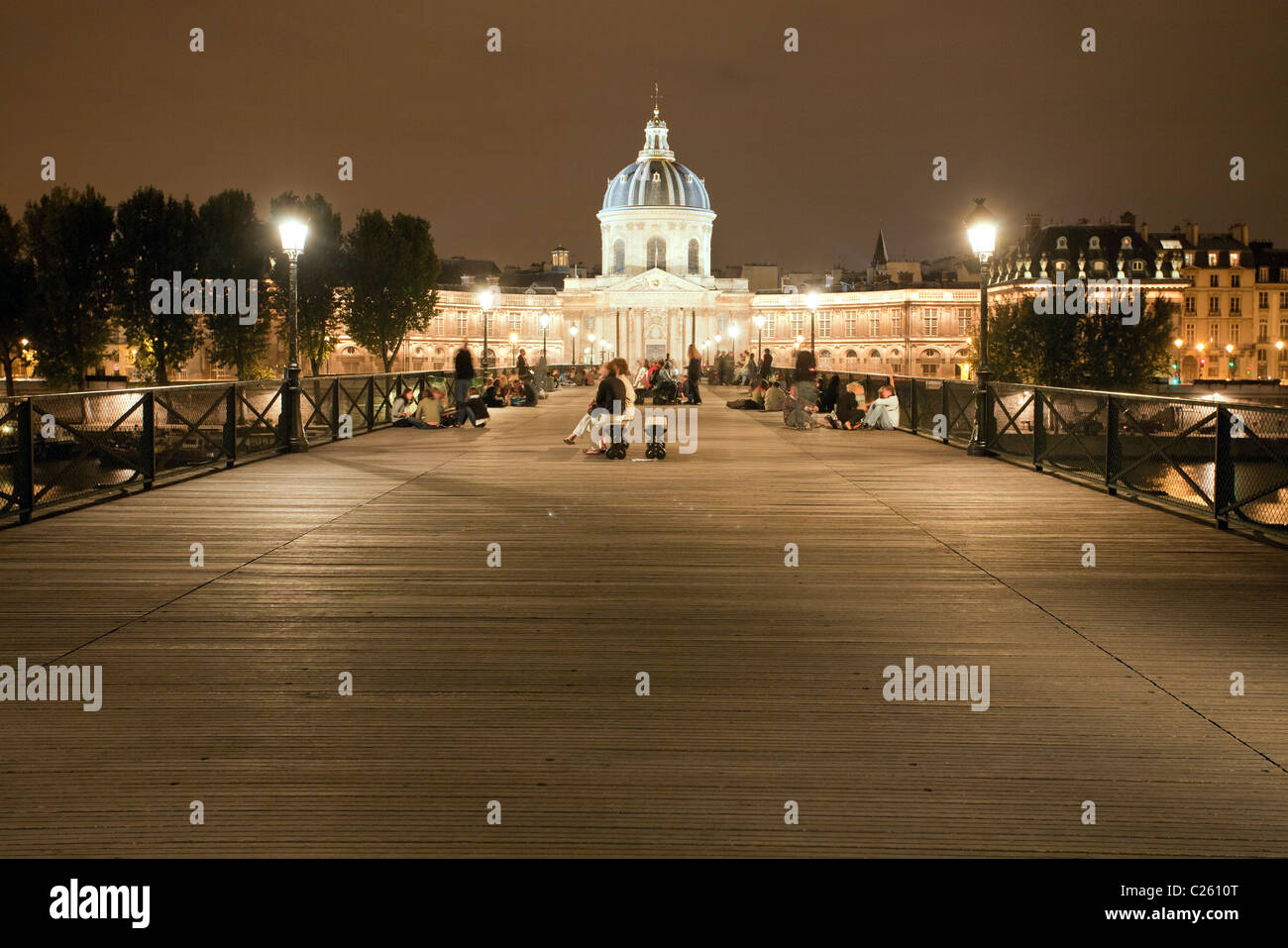 Pont des Arts & das Louvre-Museum, Paris, Frankreich Stockfoto