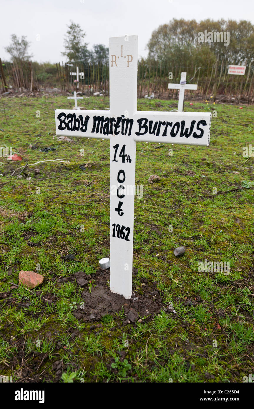 Kinder-Gräber in Milltown Cemtery, Belfast, bis vor kurzem unmarkiert und unerkannt von der katholischen Kirche Stockfoto