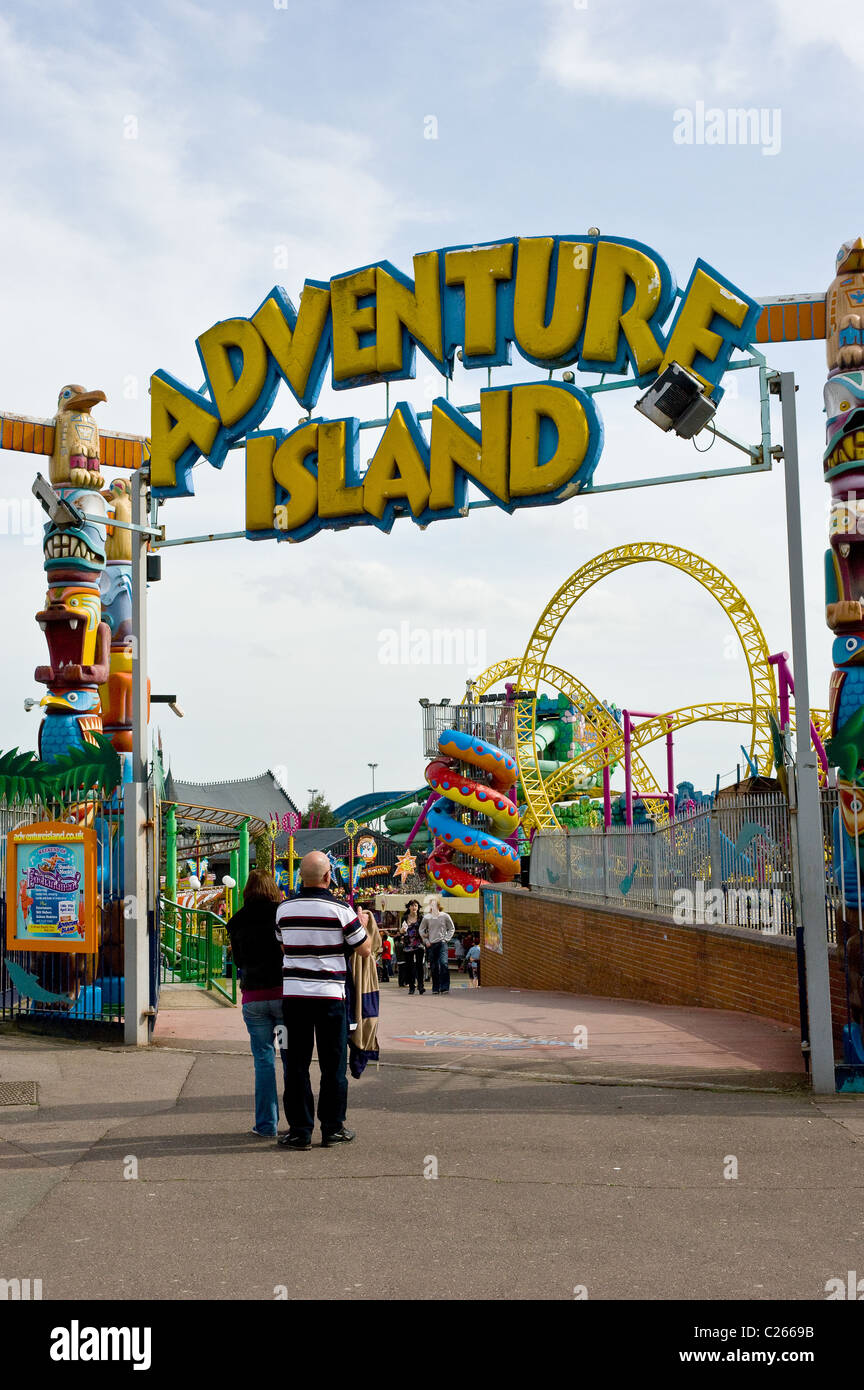 Der Eingang zum Adventure Island am Meer Southend in Essex. Stockfoto