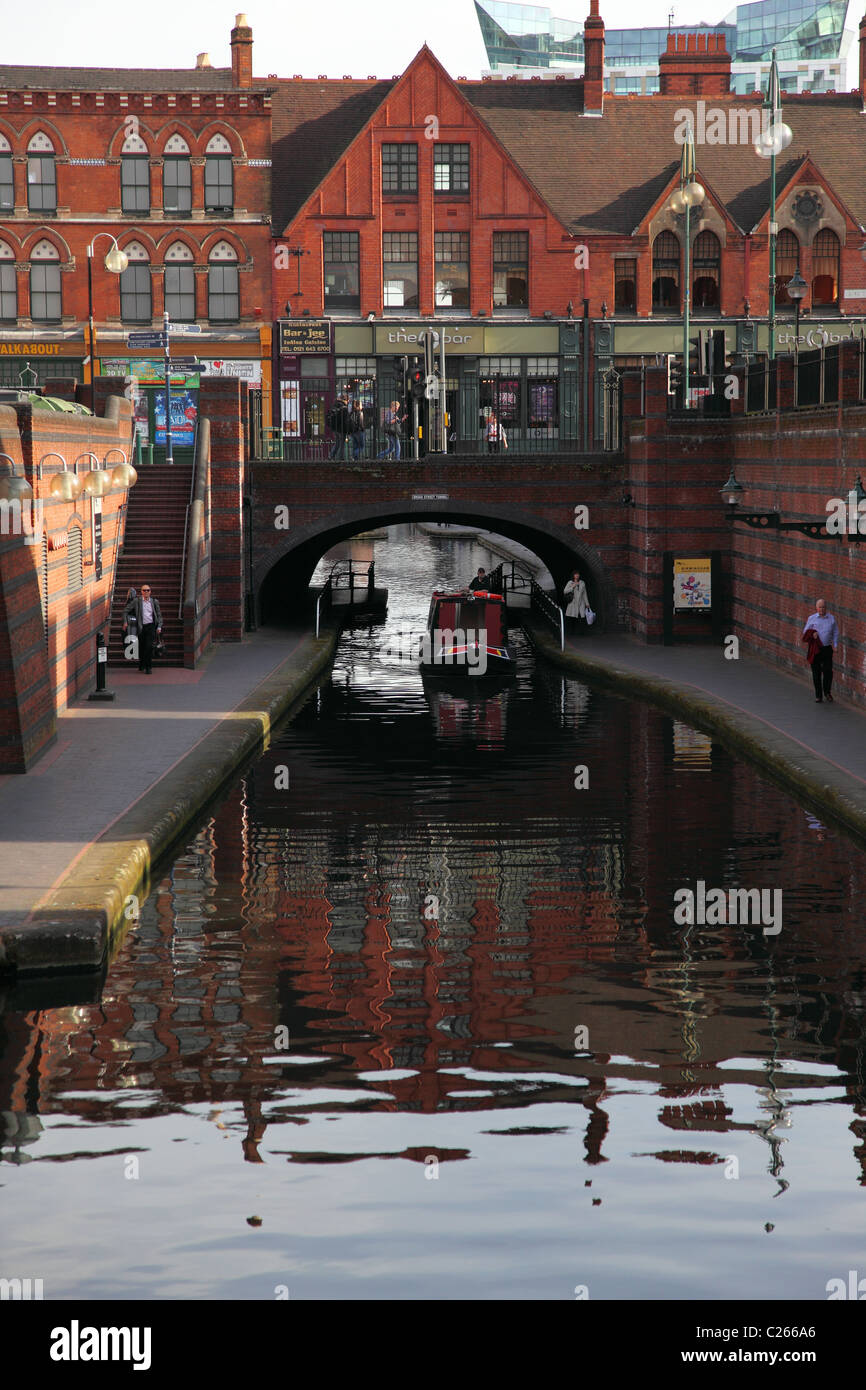 Kanal-Becken in der Stadt Birmingham West Midlands England UK Stockfoto