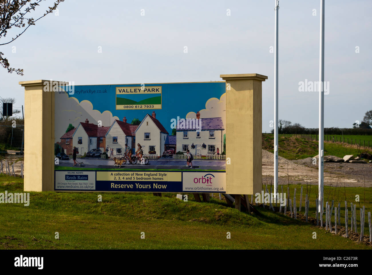 Neues Gehäuse Entwicklung Werbung Schild England Stockfoto