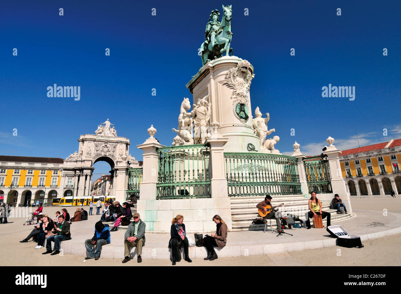 Portugal, Lissabon: Praça do Comercio und Statue von König Dom José ich. Stockfoto