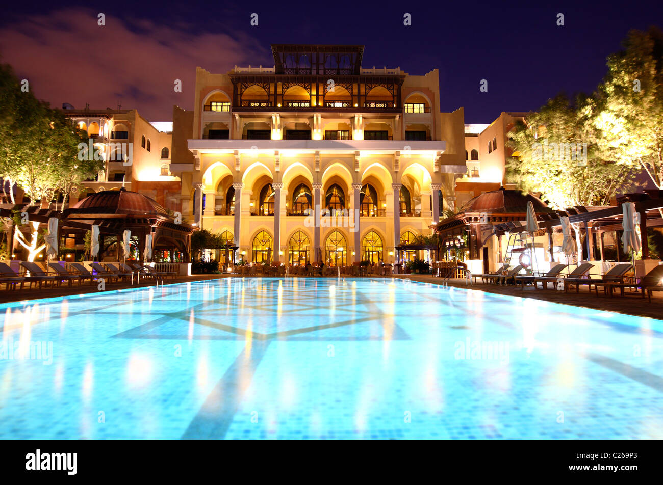 Shangri-La Hotel Qaryat Al Beri, Abu Dhabi, Vereinigte Arabische Emirate. Stockfoto