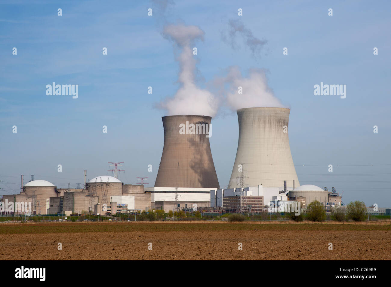 Kernkraftwerk in Doel, Belgien, in der Nähe von Antwerpen Stockfoto