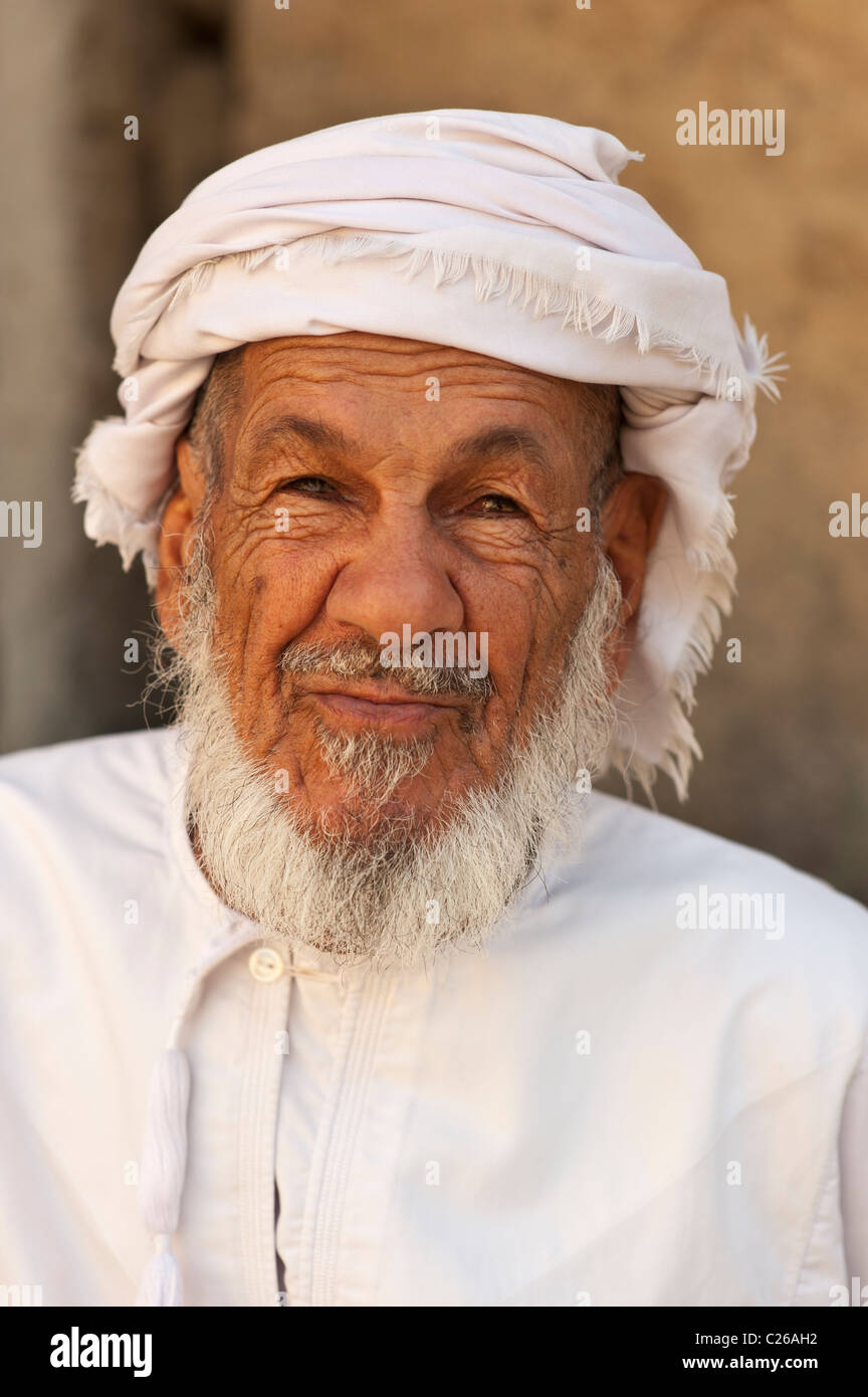 Omanische Mann in traditioneller Kleidung Stockfoto
