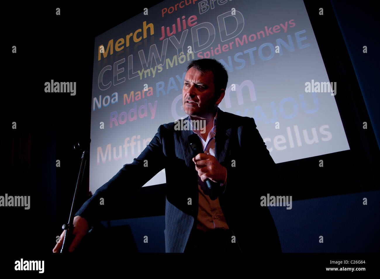 walisische Stand-up Comedian und Schauspieler TUDUR OWEN in Y Drwm, National Lihrary von Wales Aberystwyth Gurte UK Stockfoto