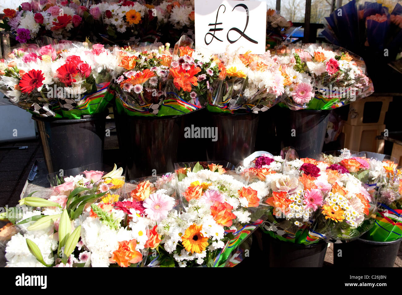 Blumensträuße für Verkauf-Street-Händler Salisbury England UK Stockfoto