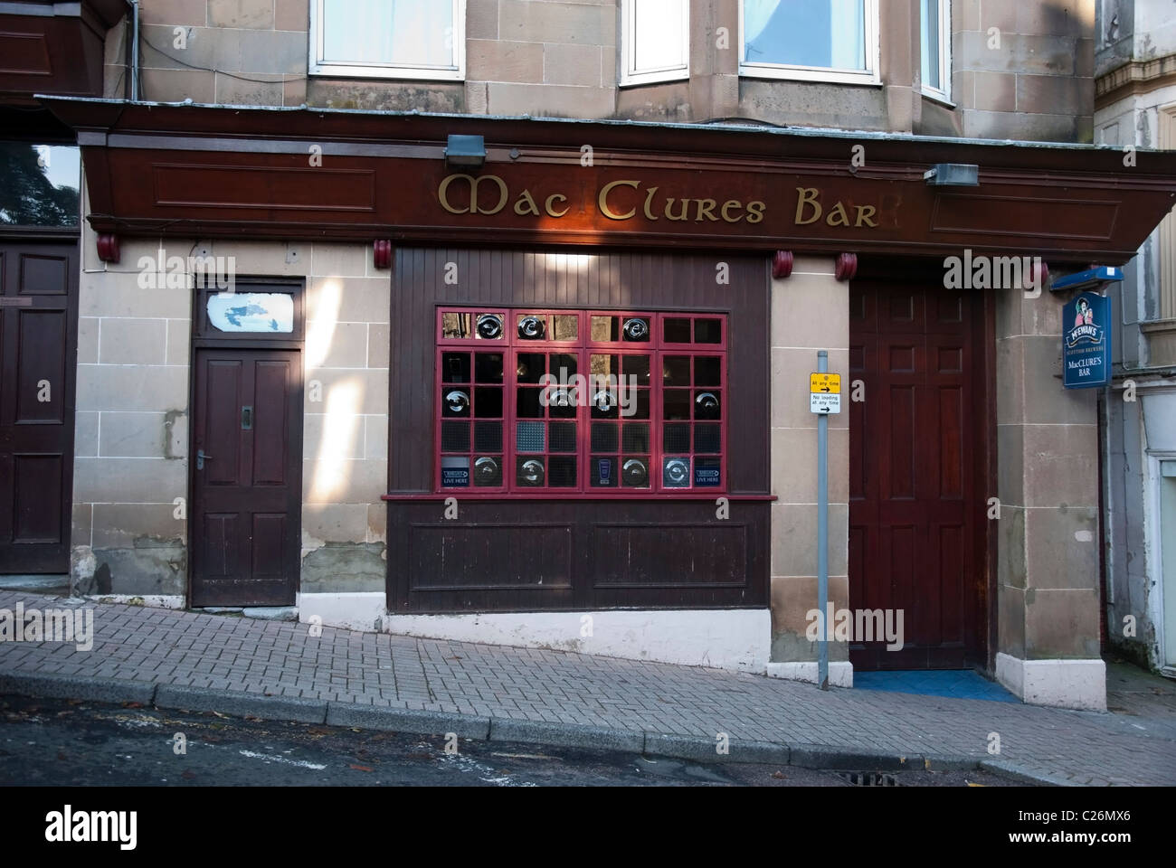 Äußere MacClures Bar Hillfoot Street Dunoon Argyll & Bute-Schottland-Großbritannien Stockfoto