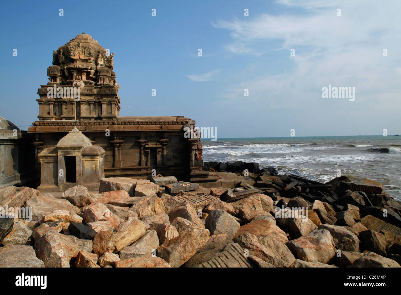Die alten Shore Tempel zerstört wird langsam durch das Meer in Tranquebar eine alte dänische Kolonie in Tamil Nadu, Indien Stockfoto