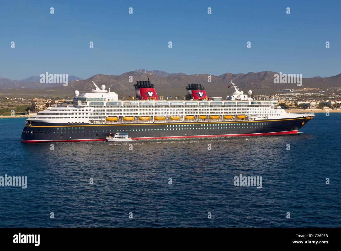 Disney Kreuzfahrt Schiff staunen über Cabo San Lucas, Baja California, Mexiko Stockfoto