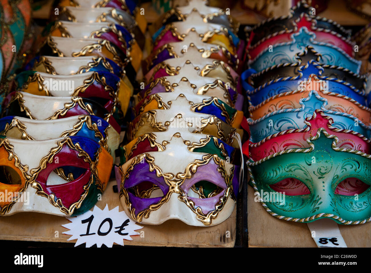Eine Vielzahl von Masken zum Verkauf in Venedig Italien. Stockfoto