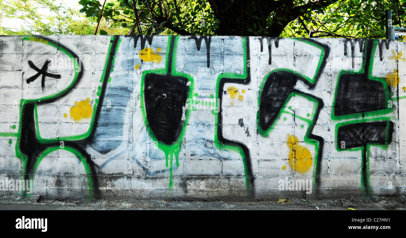 Graffiti an der Wand, Expressionismus und soziale messaging, seltsame und bizarre Kunst, Bangkok, thailand Stockfoto