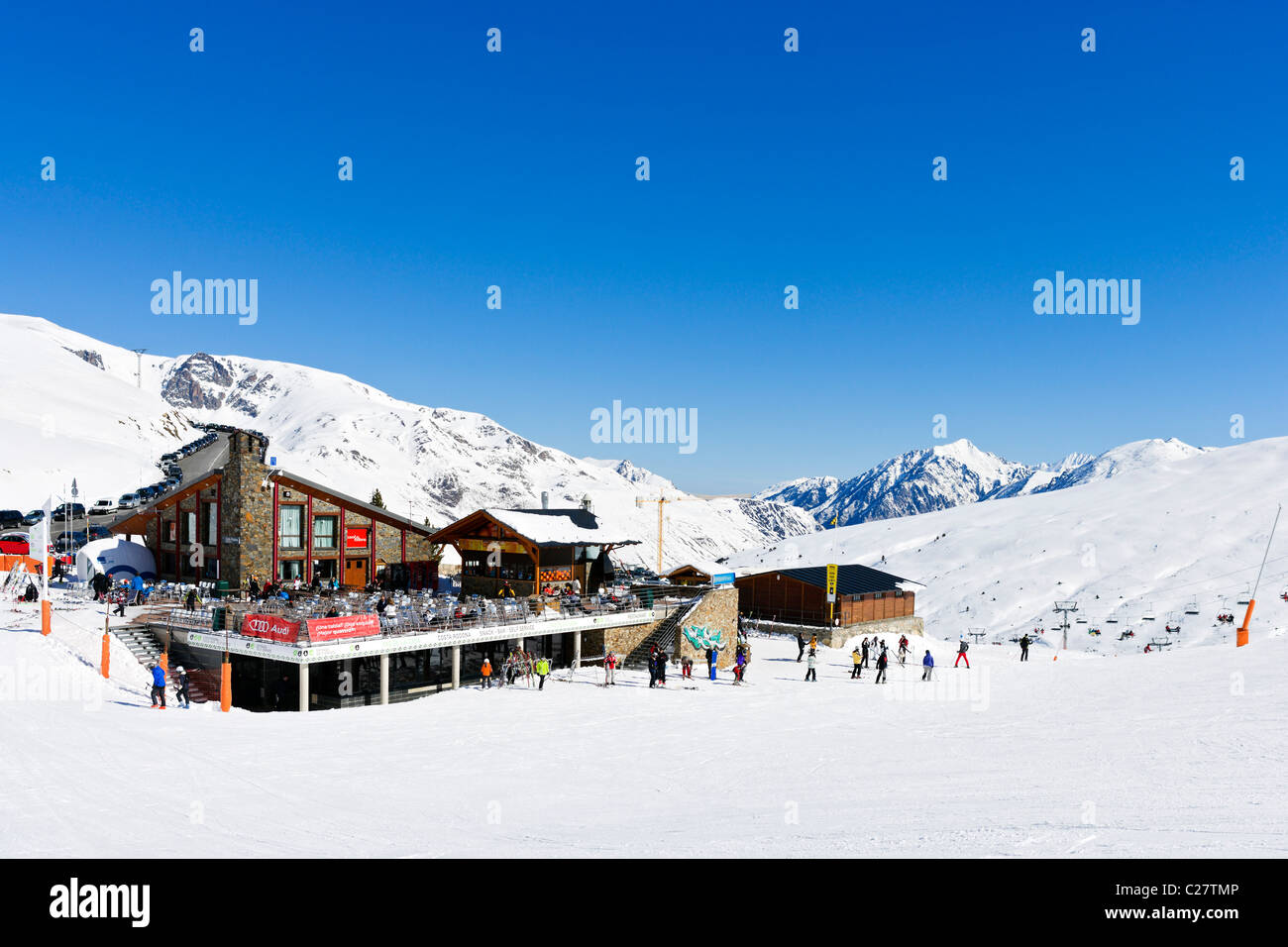 Costa Rodona Bergrestaurant, Pas De La Casa, Skigebiet Grandvalira, Andorra Stockfoto