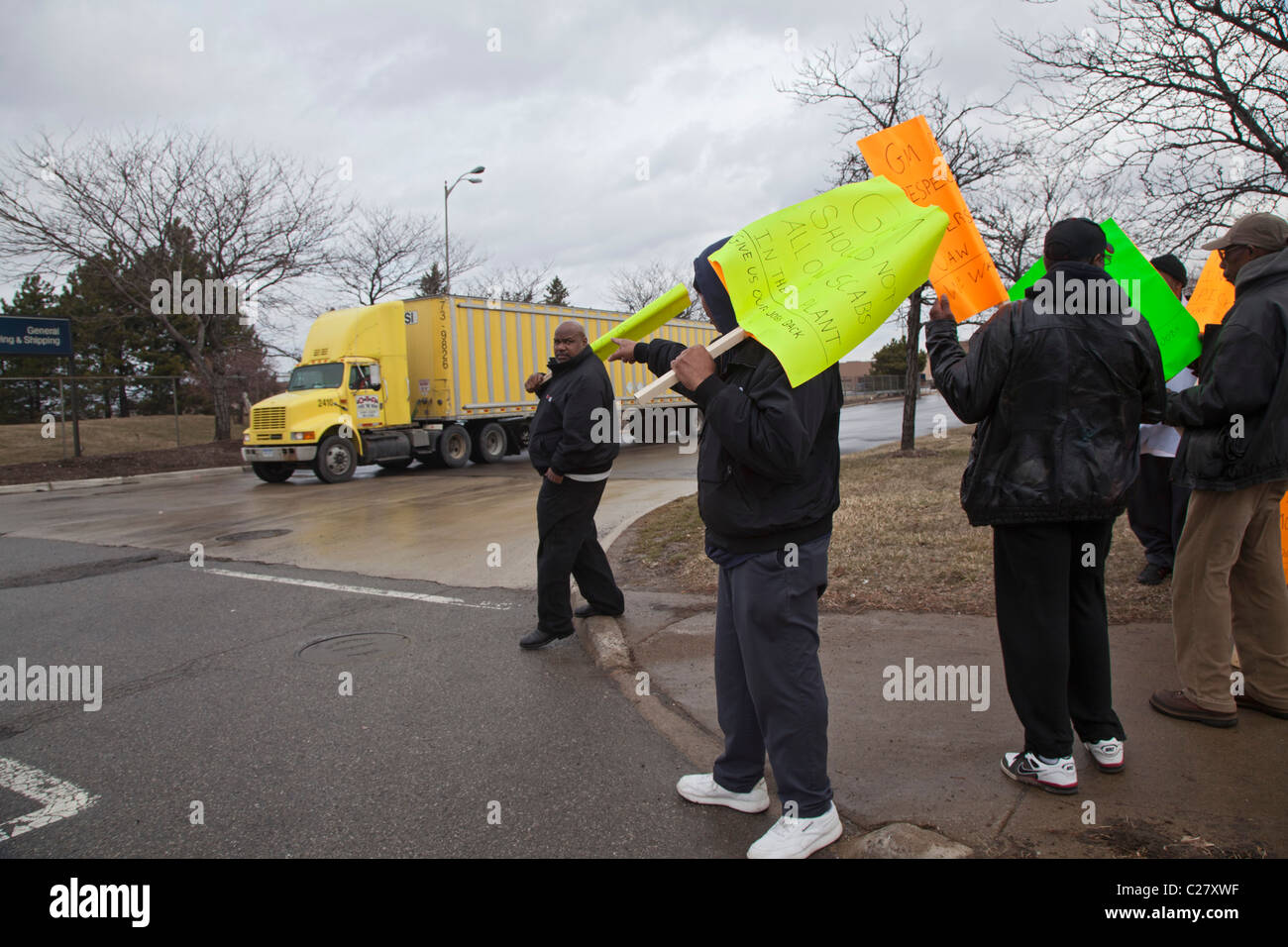 Entlassene Ryder LKW-Fahrer Streikposten General Motors Detroit-Hamtramck Montagewerk Stockfoto