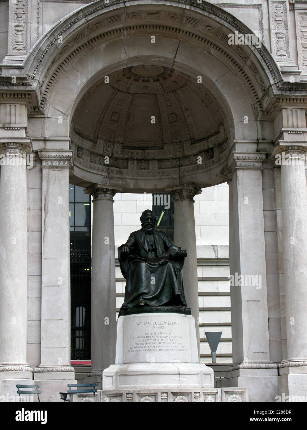 Statue von William Cullen Bryant in den Bryant Park, New York City, USA Stockfoto