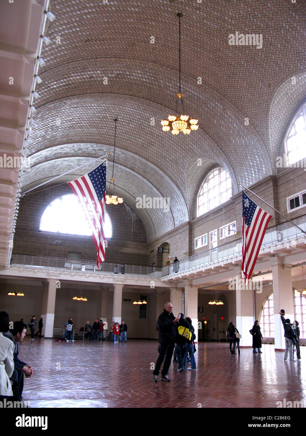 Die große Halle, Ellis Island Immigration Museum, New York City, NY, USA Stockfoto