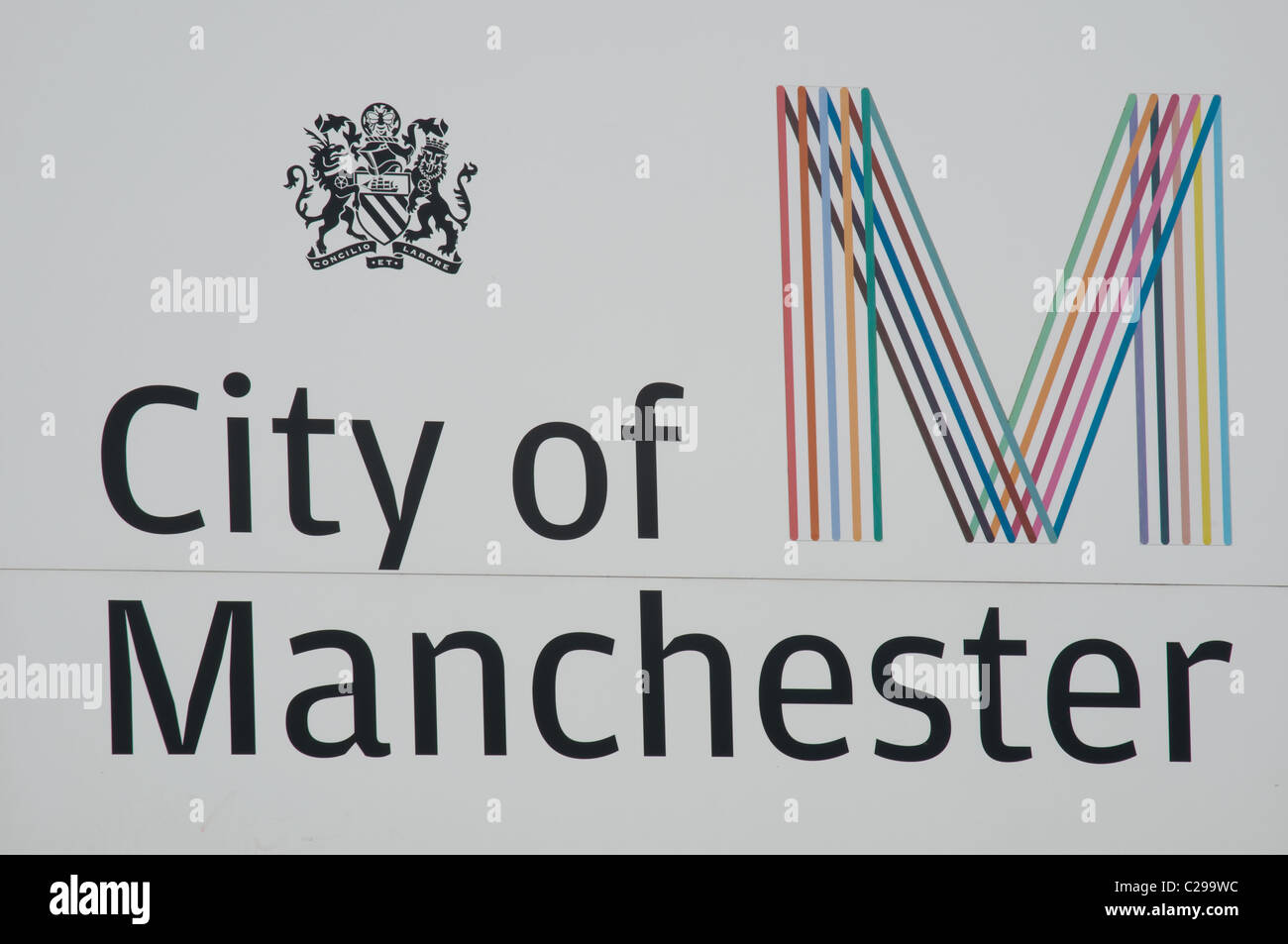 Nahaufnahme von City of Manchester Zeichen. Die bunten bin "Logo wurde entworfen von Peter Saville. Stockfoto