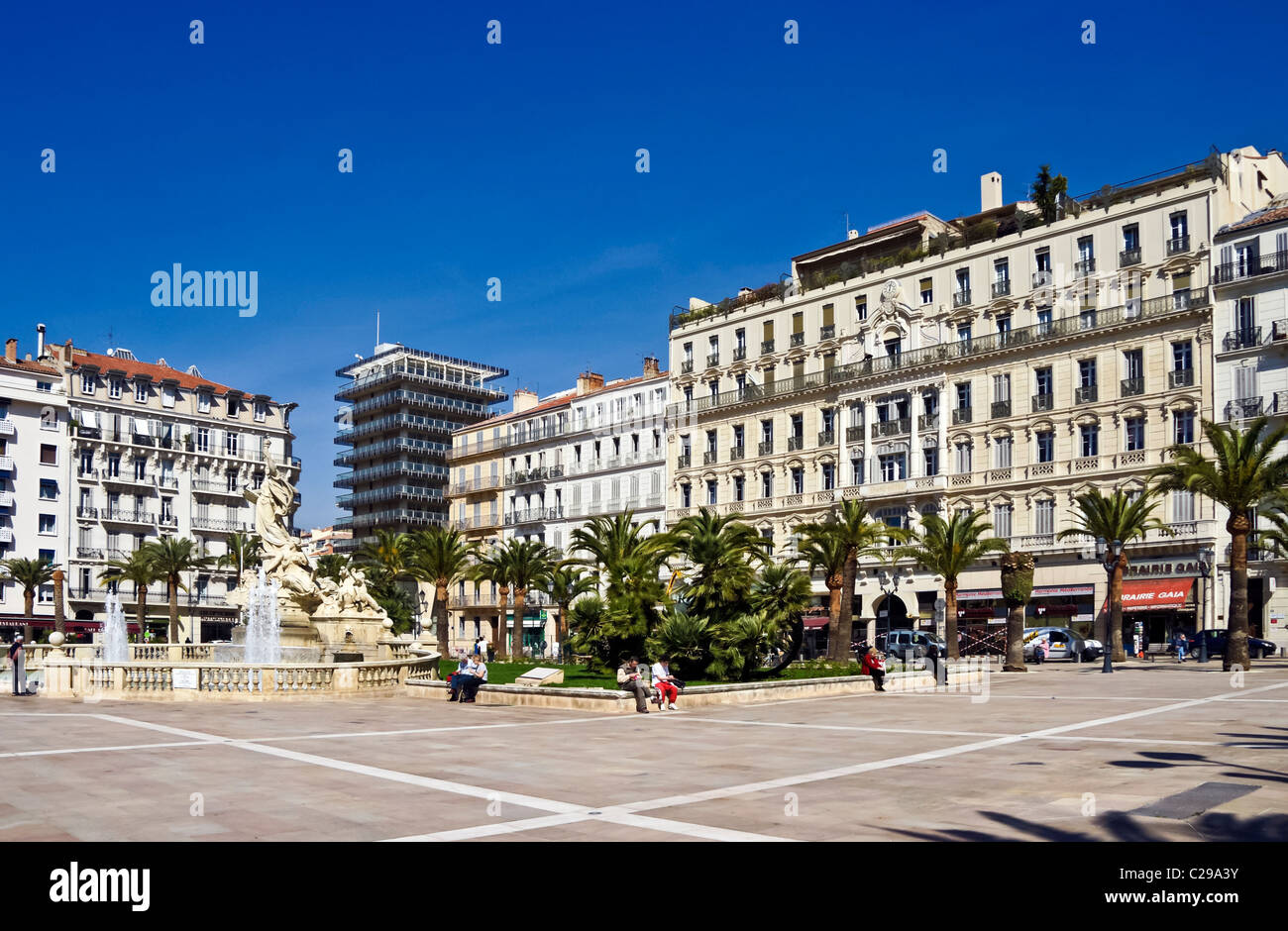 Grand Hotel De La Gare (rechts) in Place De La Liberte im Zentrum von Toulon Frankreich Stockfoto