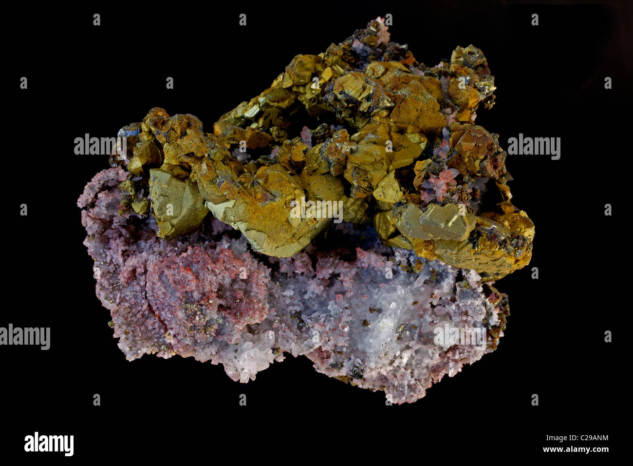 Chalkopyrit (CuFeS2) (Golden) - China - das wichtige Erz Kupfer - Kupfer Eisen Sulfid - sehr wichtige wirtschaftliche Erz Stockfoto