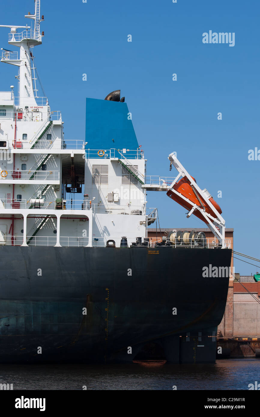 Hinteren Teil des großen Schiff im Hafen Stockfoto