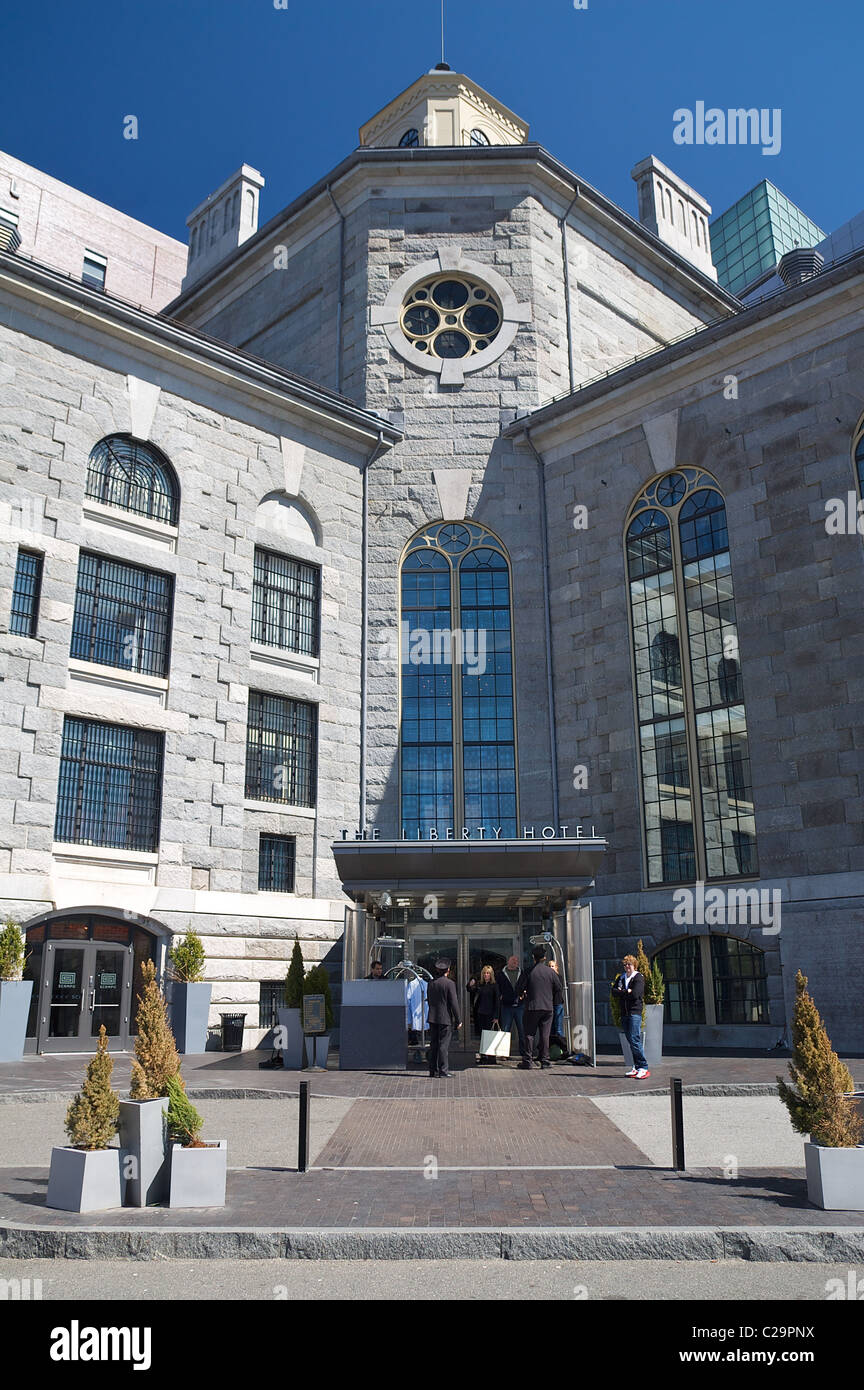 Bostons Liberty Hotel, befindet sich ein Luxushotel in einem Gebäude, das einst Granit der Charles Steet Jail (erbaut 1851) Stockfoto