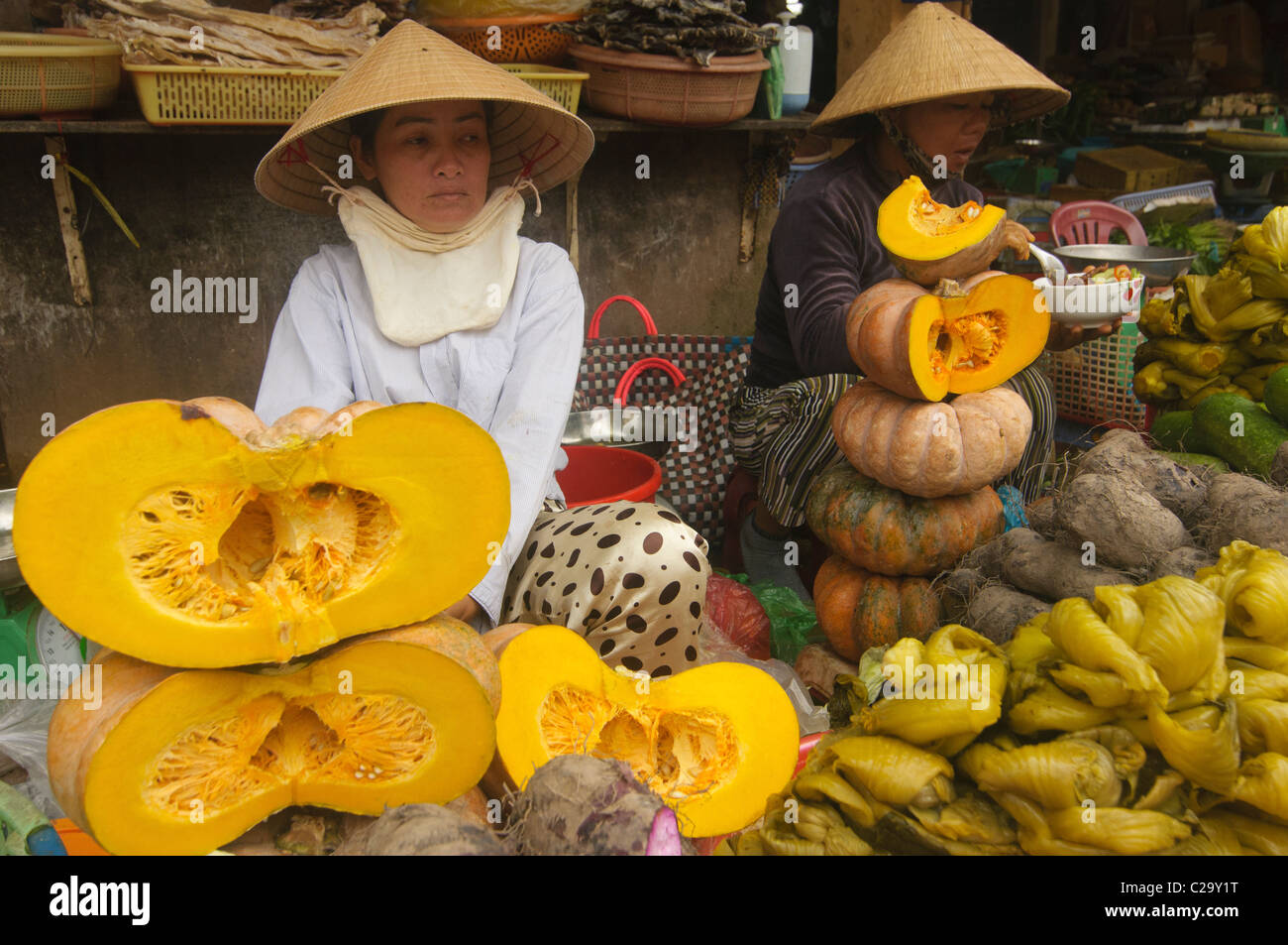 Gemüse-Anbieter auf dem Markt auf der Insel Phu Quoc in Vietnam Stockfoto
