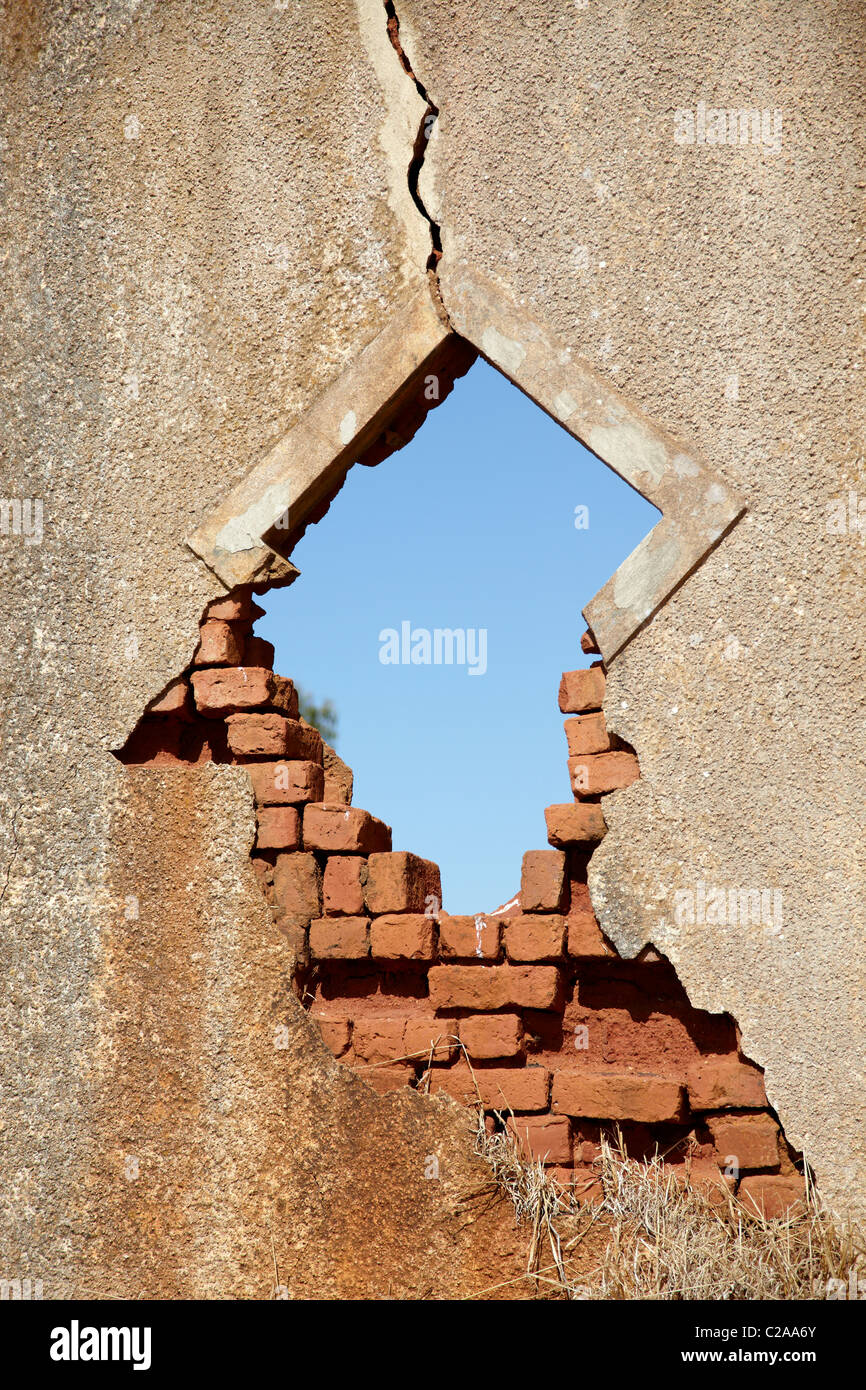 Zerstörte Wand einer afrikanischen Farm in Koringberg Cape Town Stockfoto