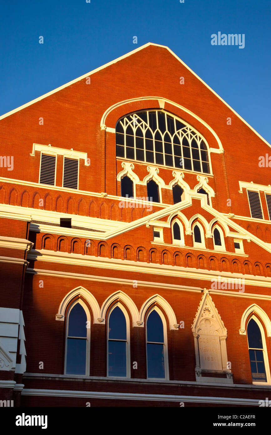 Glow of Setting Sun on the Ryman Auditorium (1891) - historisches Originalhaus der Grand Ole Opry, Nashville, Tennessee, USA Stockfoto