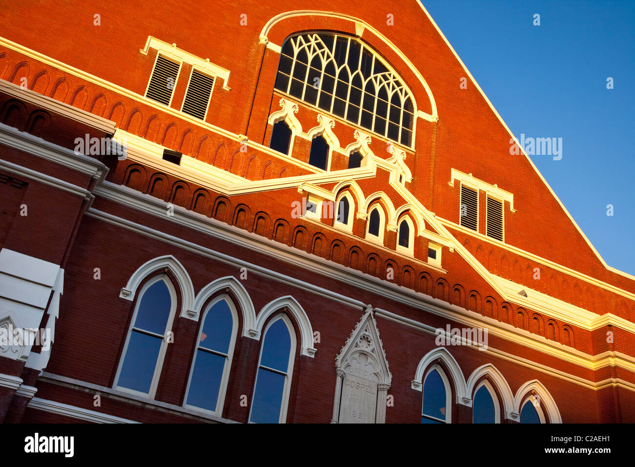 Schein der untergehenden Sonne auf das Ryman Auditorium (1891) - historische Urheimat der Grand Ole Opry, Nashville Tennessee USA Stockfoto