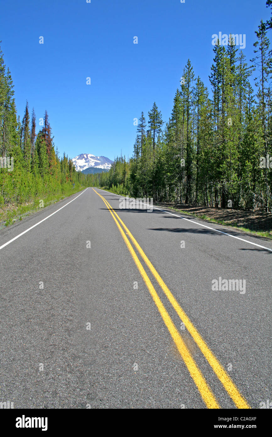 Die Schwestern Berg über Cascade Lakes National Scenic Byway Oregon Stockfoto