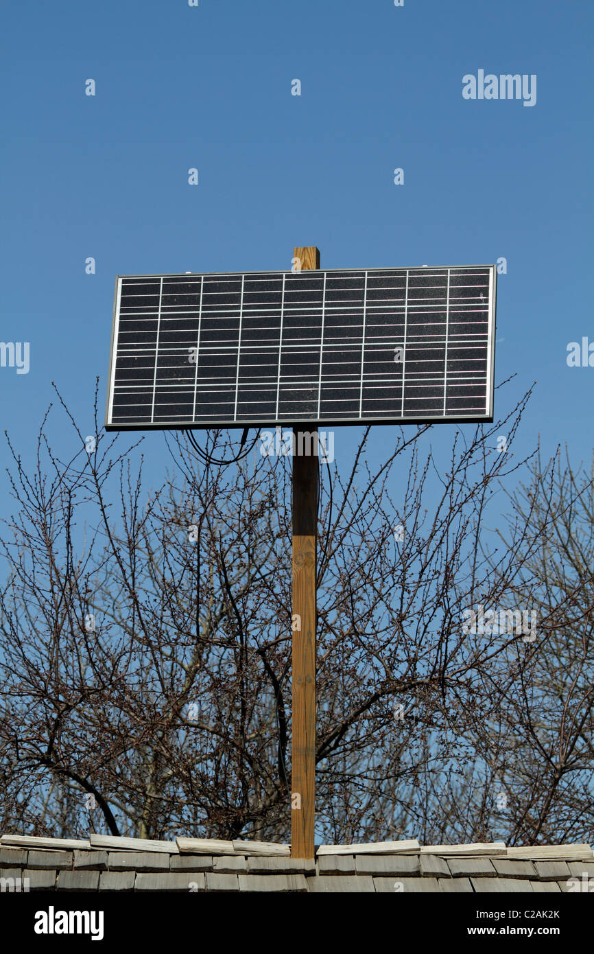 Diese Solar-Panel bietet eine Informations-Kiosk, auf dem es Tops, mit Strom. Richard DeKorte Park, Meadowlands, NJ, USA Stockfoto