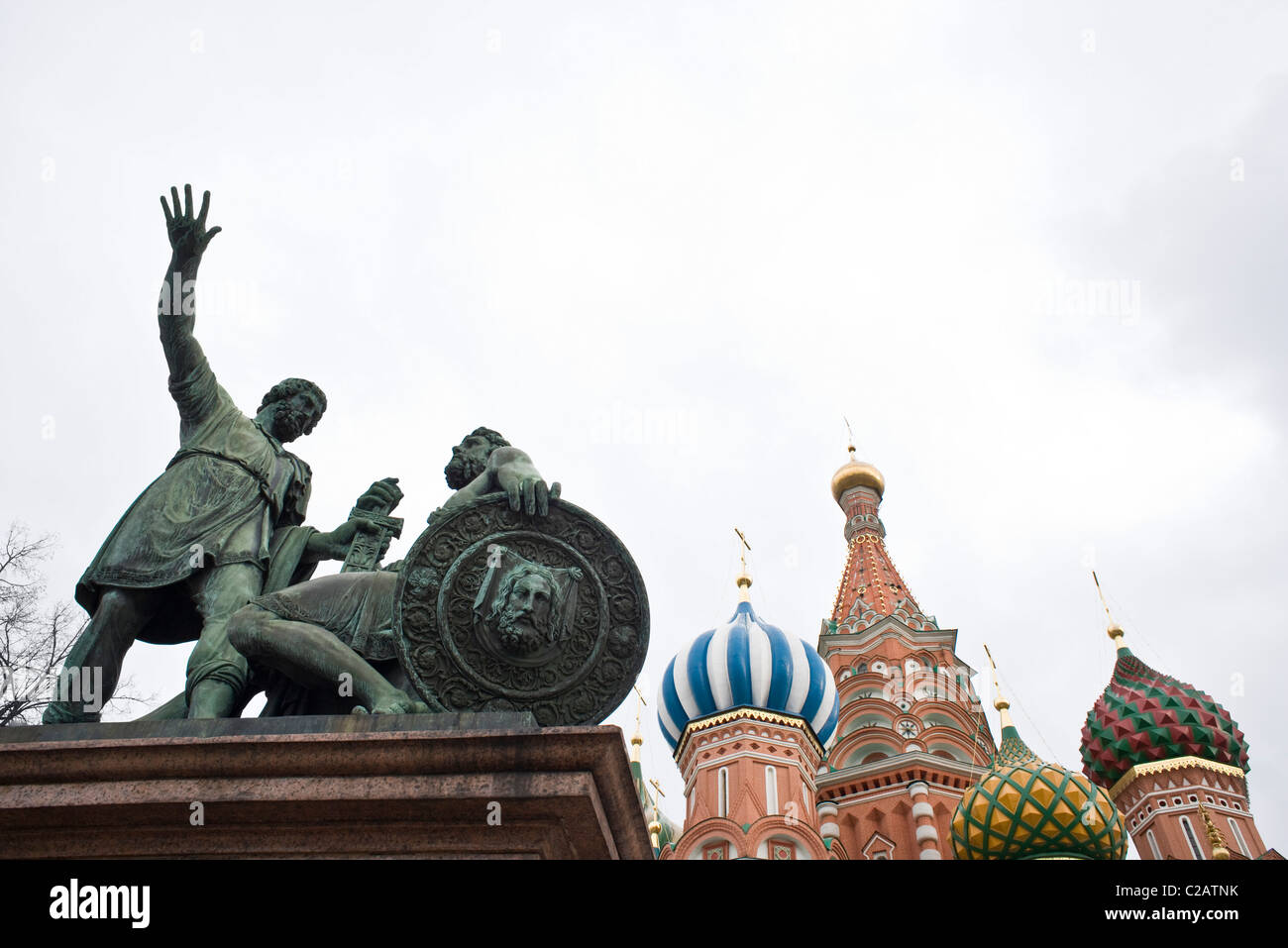 Denkmal für Minin und Poscharski vor der Basilius Kathedrale, Moskau, Russland Stockfoto
