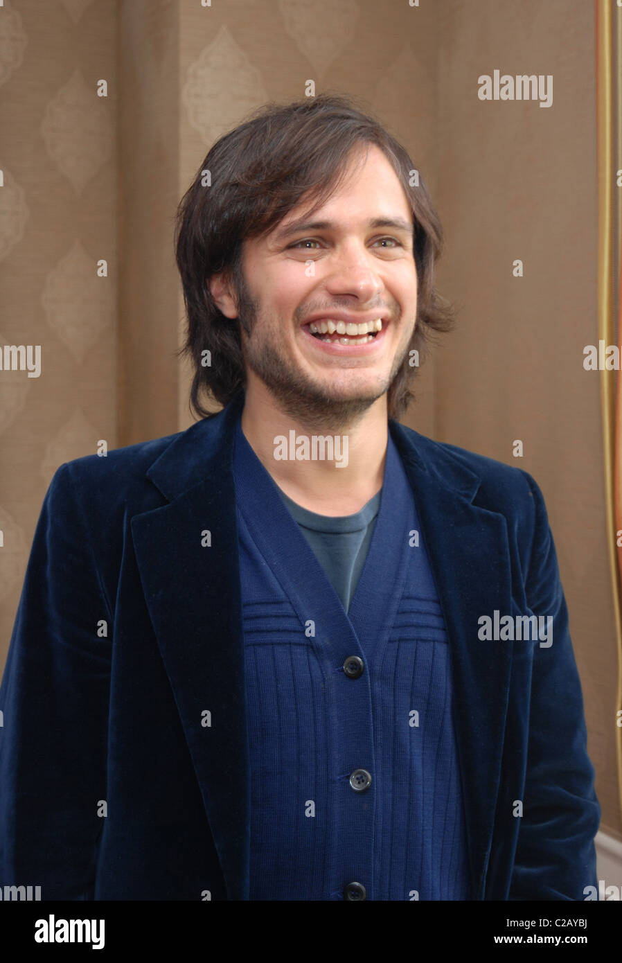 Gael Garcia Bernal die Besetzung von "Rudo y Cursi" auf einer Pressekonferenz anlässlich der Four Seasons Hotel Beverly Hills, California- Stockfoto