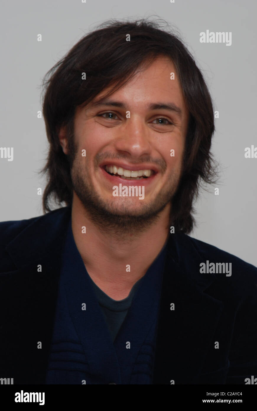 Gael Garcia Bernal die Besetzung von "Rudo y Cursi" auf einer Pressekonferenz anlässlich der Four Seasons Hotel Beverly Hills, California- Stockfoto