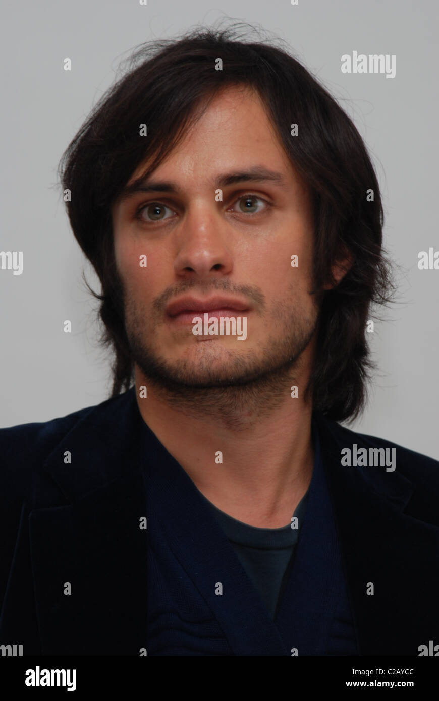Gael Garcia Bernal die Besetzung von "Rudo y Cursi" auf einer Pressekonferenz anlässlich der Four Seasons Hotel Beverly Hills, California- Stockfoto