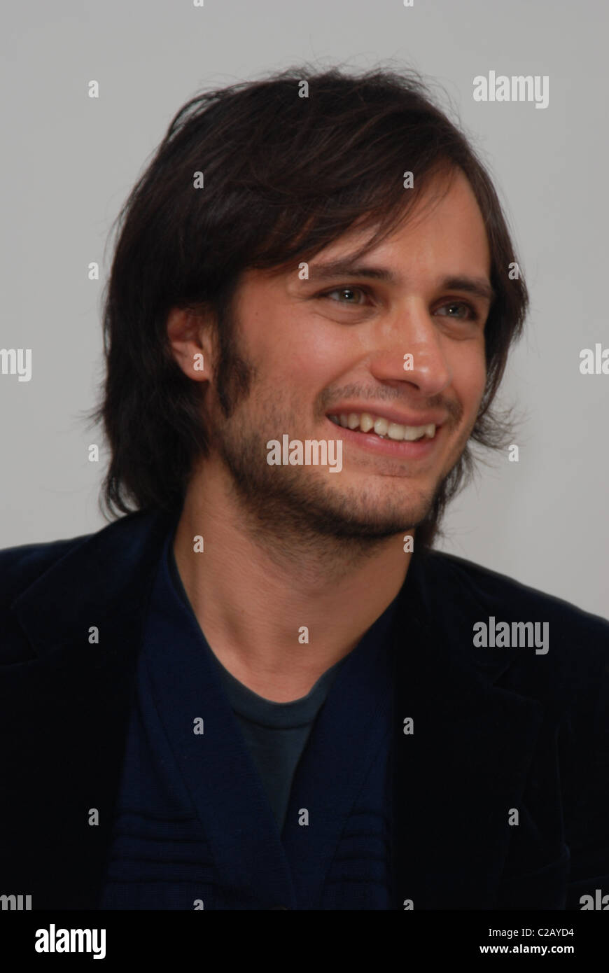 Gael Garcia Bernal die Besetzung von "Rudo y Cursi" auf einer Pressekonferenz anlässlich der Four Seasons Hotel Beverly Hills, California- Stockfoto